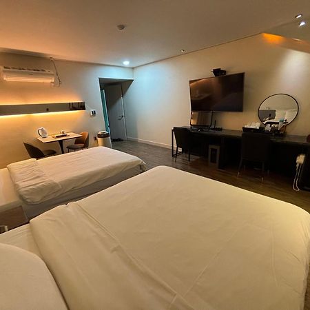 Cheonan K Hotel Bagian luar foto