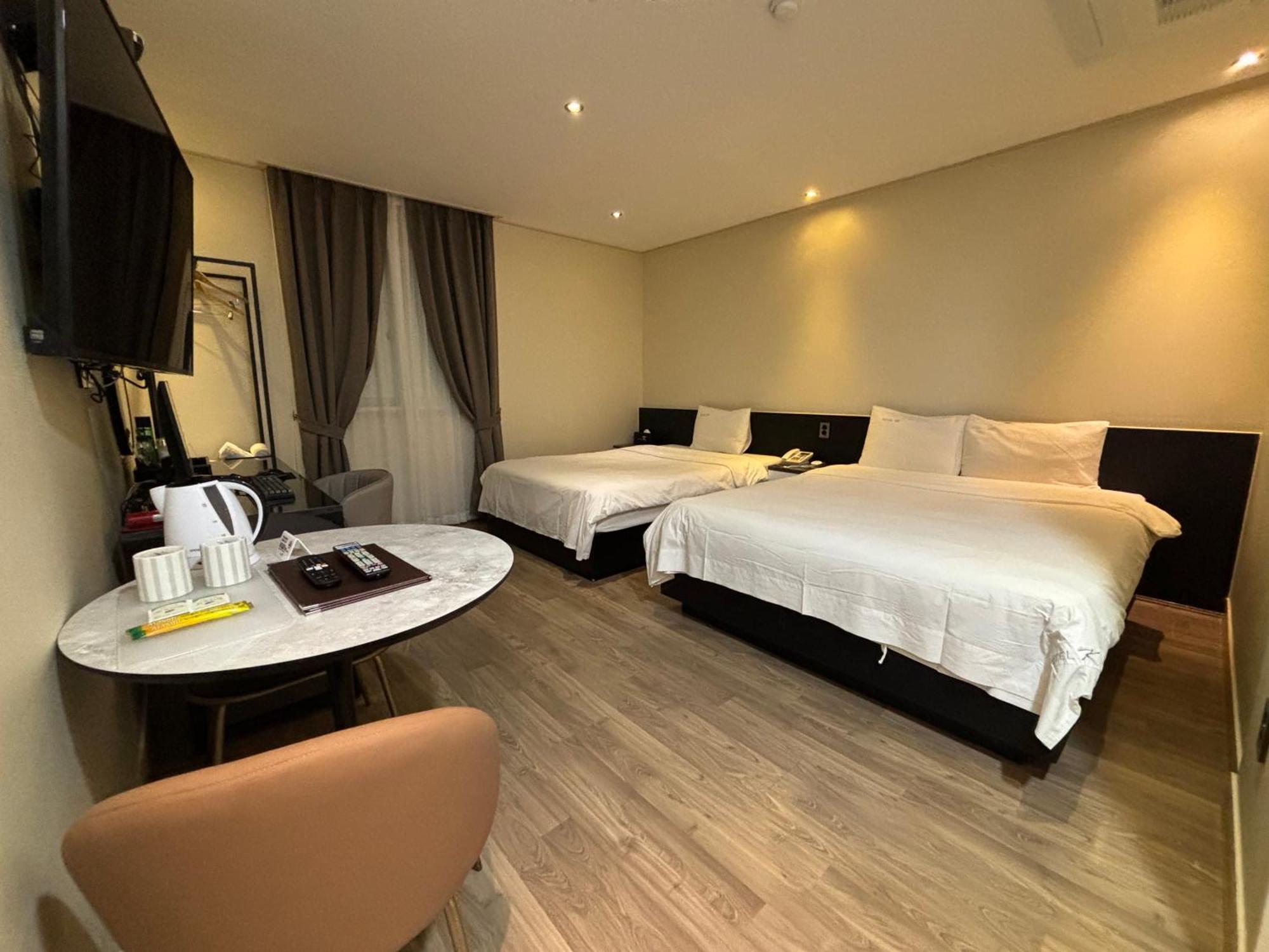 Cheonan K Hotel Bagian luar foto